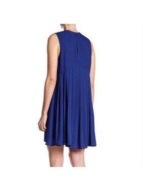DR2 Women's Sleeveless Pleated Back Dress Blue Size Medium